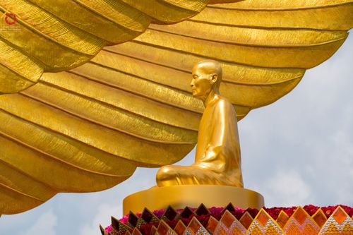 ภาพ No.43206:พิธีอัญเชิญมยุรนาวากาศ บูชาธรรมมหาปูชนียาจารย์ วันพฤหัสบดีที่ 3 กุมภาพันธ์ พ.ศ. 2565