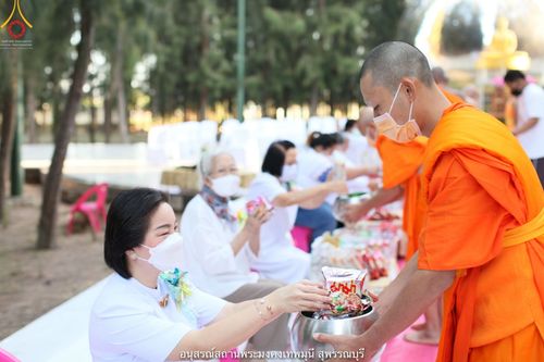 ภาพ No.41017:พิธีตัดปอยผม ปลงผม ขอขมารับผ้าไตรและพิธีบรรพชา ในโครงการอุปสมบท บูชาธรรมมหาปูชนียาจารย์ ประจำปี 2564 ชุดที่ 19