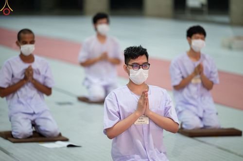 ภาพ No.47345:ประมวลภาพกิจวัตร-กิจกรรม ธรรมทายาท ในโครงการบรรพชาอุปสมบทหมู่ รุ่นเข้าพรรษา