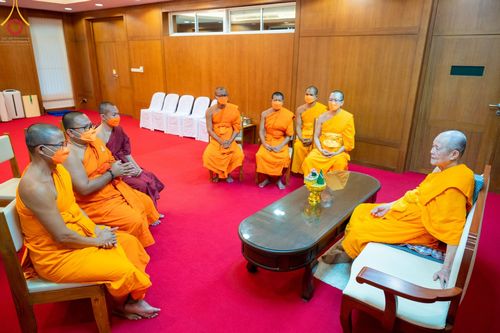 ภาพ No.49390:ประมวลภาพเจ้าคณะจังหวัดไพลินและคณะสงฆ์ ประเทศกัมพูชา เข้าเยี่ยมชมวัดพระธรรมกาย