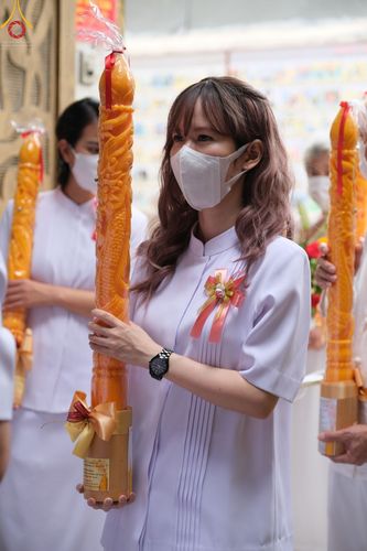 ภาพ No.47885:ประมวลภาพมูลนิธิธรรมกาย ถวายเทียนพรรษา อัญเชิญพระธาตุถวายวัดเถรวาทเวียดนาม