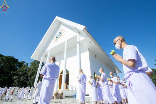 ภาพ No.40490:พิธีตัดปอยผม ปลงผม ขอขมารับผ้าไตรและพิธีบรรพชา ในโครงการอุปสมบท บูชาธรรมมหาปูชนียาจารย์ ประจำปี 2564 ชุดที่ 14