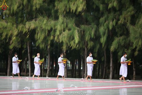 ภาพ No.39627:พิธีตัดปอยผม ปลงผม ขอขมารับผ้าไตรและพิธีบรรพชา ในโครงการอุปสมบท บูชาธรรมมหาปูชนียาจารย์ ประจำปี 2564 ชุดที่ 4