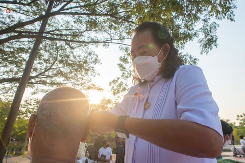 ภาพ No.43621:พิธีตัดปอยผมธรรมทายาท ณ เมืองโบราณ จ.สมุทรปราการ