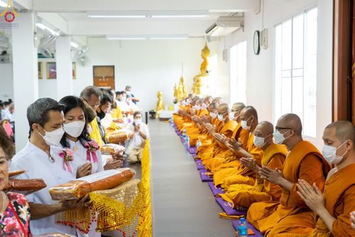 ภาพ No.53298:ประมวลภาพพิธีทอดกฐินสามัคคี ณ วัดอิสาน จ.นครราชสีมา