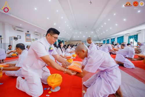 ภาพ No.283643:วันเสาร์ที่ 20 ธันวาคม  2568 พิธีบรรพชาสามเณร ณ ประเทศอินโดนีเซีย