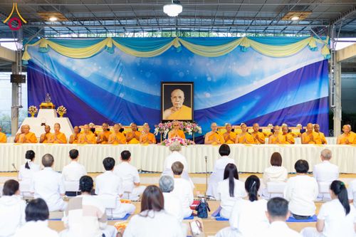 ภาพ No.288863:วันที่ 6 มกราคม พ.ศ. 2569 พิธีถวายภัตตาหารเป็นสังฆทาน แด่พระธรรมยาตรา ในโครงการธรรมยาตรา กตัญญูบูชา มหาปูชนียาจารย์ พระมงคลเทพมุนี(สด จนฺทสโร) พระผู้ปราบมาร อนุสรณ์สถาน 7 แห่ง ปีที่ 14 ณ อนุสรณ์สถานมหาวิหารพระมงคลเทพมุนี (โลตัสแลนด์) อ.สองพี่น้อง จ.สุพรร