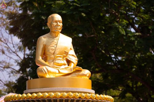 ภาพ No.304726:วันที่ 25 มกราคม พ.ศ. 2569 พิธีต้อนรับพระธรรมยาตรา (ภาพชุดที่ 2) รร.สามัคคีราษฏร์บำรุง-วัดพระธรรมกาย ในโครงการธรรมยาตรา กตัญญูบูชา มหาปูชนียาจารย์ พระมงคลเทพมุนี(สด จนฺทสโร) พระผู้ปราบมาร อนุสรณ์สถาน 7 แห่ง ปีที่ 14