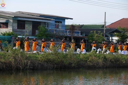 ภาพ No.287812:วันที่ 3 มกราคม พ.ศ. 2569 พิธีต้อนรับพระธรรมยาตรา ครั้งที่ 2 (ภาพชุดที่ 2) ในโครงการธรรมยาตรา กตัญญูบูชา มหาปูชนียาจารย์ พระมงคลเทพมุนี(สด จนฺทสโร) พระผู้ปราบมาร อนุสรณ์สถาน 7 แห่ง ปีที่ 14 ณ อนุสรณ์สถานมหาวิหารพระมงคลเทพมุนี (โลตัสแลนด์) อ.สองพี่น้อง จ.