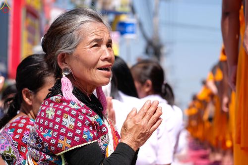 ภาพ No.304211:วันที่ 25 มกราคม พ.ศ. 2569 พิธีต้อนรับพระธรรมยาตรา  รร.สามัคคีราษฏร์บำรุง-วัดพระธรรมกาย ในโครงการธรรมยาตรา กตัญญูบูชา มหาปูชนียาจารย์ พระมงคลเทพมุนี(สด จนฺทสโร) พระผู้ปราบมาร อนุสรณ์สถาน 7 แห่ง ปีที่ 14