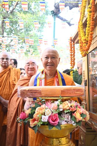 ภาพ No.278947:วันที่ 5 พฤศจิกายน 2568 กฐินสมทบวัดต่างประเทศ โดยคณะศิษยานุศิษย์ บูชาธรรม 81 ปี หลวงพ่อธัมมชโย ณ วัดมหาโพธิ์ เมืองพุทธคยา ถวายแด่  วัดพุทธนานาชาติเพื่อสวัสดิการสากล  (Buddha International Welfare Mission)  เมืองพุทธคยา ประเทศอินเดีย