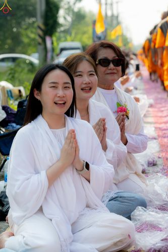 ภาพ No.299427:วันที่ 18 มกราคม พ.ศ. 2569 พิธีต้อนรับพระธรรมยาตรา ณ อนุสรณ์สถานลำดับที่ 5 สถานที่เผยแผ่วิชชาธรรมกายครั้งแรก อนุสรณ์สถานบางปลา วัดบางปลา อำเภอบางเลน จังหวัดนครปฐม ในโครงการธรรมยาตรา กตัญญูบูชา มหาปูชนียาจารย์ พระมงคลเทพมุนี(สด จนฺทสโร) พระผู้ปราบมาร อนุส