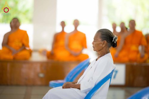 ภาพ No.329926:วันที่ 23 พฤษภาคม พ.ศ. 2569 พิธีถวายภัตตาหารเมนูสวรรค์ เพื่อการบรรลุธรรม ณ หอฉันคุณยายอาจารย์ฯ วัดพระธรรมกาย จังหวัดปทุมธานี