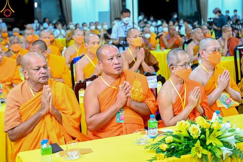 ภาพ No.46040:ประมวลภาพพิธีถวายพระบรมสารีริกธาตุ และบรรจุรัตนชาติเพื่อประดิษฐานเจดีย์ 3 แห่งในประเทศเวียดนาม พ.ศ. 2565