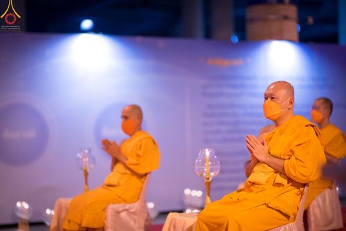 ภาพ No.41963:พิธีฉลองชัยสวดมนต์ บทธัมมจักกัปปวัตตนสูตร 4,000,002,565 จบ เพื่อเป็นสิริมงคลตอนรับศักราชใหม่