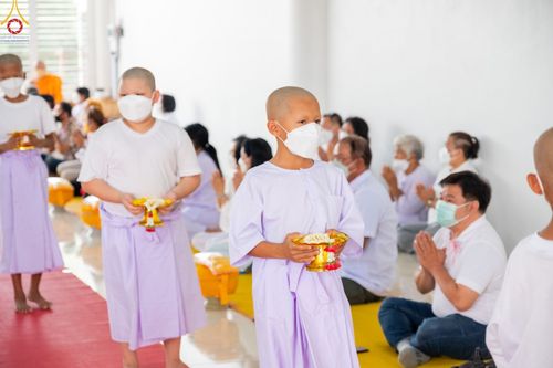 ภาพ No.44572:ประมวลภาพพิธีบรรพชา โครงการบรรพชาสามเณรฟื้นฟูพระพุทธศาสนาทั่วไทย ณ ศูนย์ปฎิบัติธรรมสมุทรปราการ