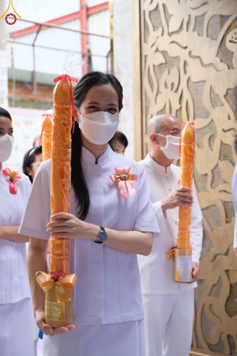 ภาพ No.47884:ประมวลภาพมูลนิธิธรรมกาย ถวายเทียนพรรษา อัญเชิญพระธาตุถวายวัดเถรวาทเวียดนาม