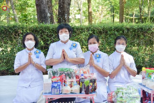 ภาพ No.45992:ประมวลภาพพิธีตักบาตร โครงการบรรพชาสามเณรฟื้นฟูพระพุทธศาสนาทั่วไทย ณ ณ ธุดงคสถานจันทปุระ