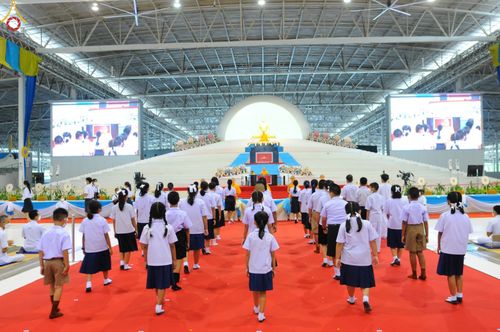 ภาพ No.48553:ประมวลภาพพิธีรำลึกถึงนักสร้างบารมี ในวันมหารำลึก ครั้งที่ 32 ณ วัดพระธรรมกาย