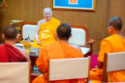 ภาพ No.49391:ประมวลภาพเจ้าคณะจังหวัดไพลินและคณะสงฆ์ ประเทศกัมพูชา เข้าเยี่ยมชมวัดพระธรรมกาย