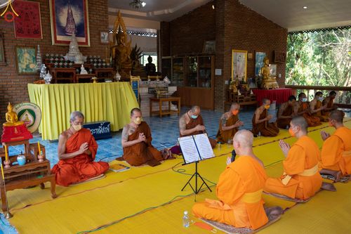 ภาพ No.43757:พิธีประดิษฐานพระบรมสารีริกธาตุเจดีย์พระพุทธเจ้า 28 พระองค์  ณ โบสถ์เรือหงษ์วัดพระธาตุแสนคำฟู 