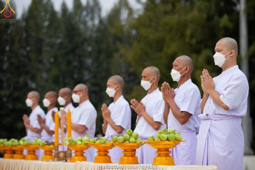 ภาพ No.40843:พิธีตัดปอยผม ปลงผม ขอขมารับผ้าไตรและพิธีบรรพชา ในโครงการอุปสมบท บูชาธรรมมหาปูชนียาจารย์ ประจำปี 2564 ชุดที่ 17