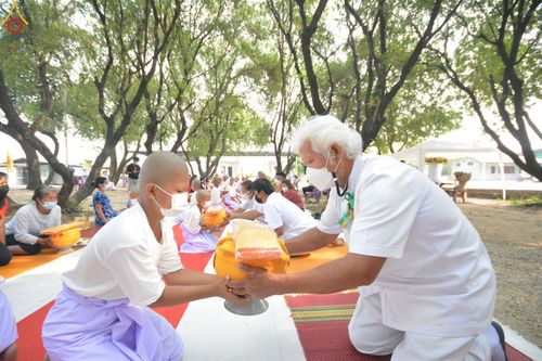 ภาพ No.44648:ประมวลภาพพิธีบรรพชา ในโครงการบรรพชาสามเณร ฟื้นฟูพระพุทธศาสนาทั่วไทย ณ ศูนย์ปฏิบัติธรรมท่าม่วง