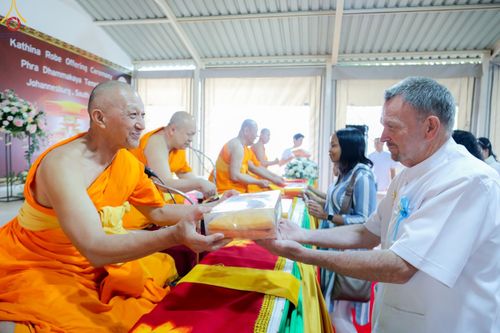 ภาพ No.53808:ประมวลภาพพิธีทอดกฐินสามัคคี ณ วัดพระธรรมกายโจฮันเนสเบิร์ก ประเทศ​แอฟริกาใต้ (วันที่ 16 ตุลาคม พ.ศ. 2565)