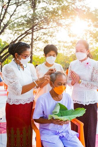 ภาพ No.43622:พิธีตัดปอยผมธรรมทายาท ณ เมืองโบราณ จ.สมุทรปราการ