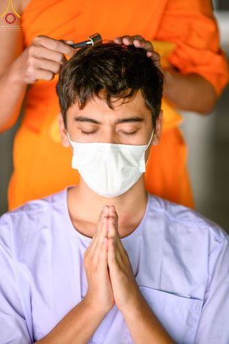 ภาพ No.43920:ประมวลภาพพิธีปลงผม ในโครงการอบรมธรรมทายาทระดับอุดมศึกษา รุ่นที่ 49