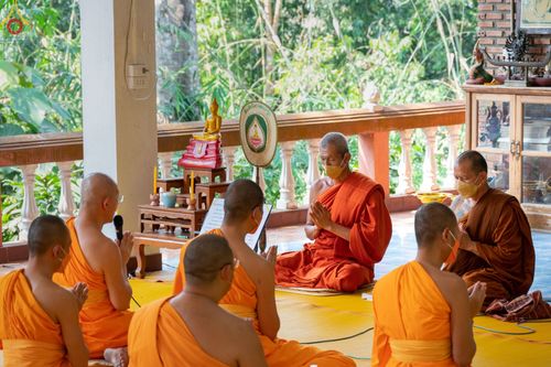 ภาพ No.43758:พิธีประดิษฐานพระบรมสารีริกธาตุเจดีย์พระพุทธเจ้า 28 พระองค์  ณ โบสถ์เรือหงษ์วัดพระธาตุแสนคำฟู 