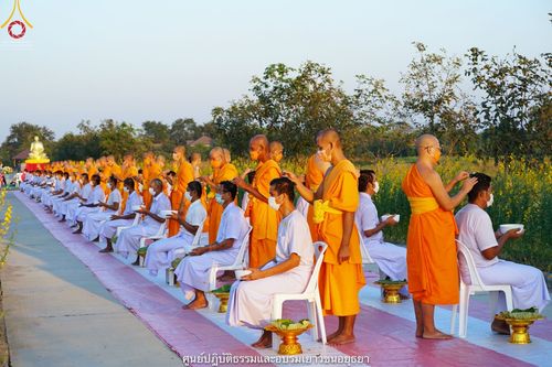 ภาพ No.39782:พิธีตัดปอยผม ปลงผม ขอขมารับผ้าไตรและพิธีบรรพชา ในโครงการอุปสมบท บูชาธรรมมหาปูชนียาจารย์ ประจำปี 2564 ชุดที่ 6