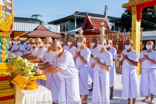 ภาพ No.40335:พิธีตัดปอยผม ปลงผม ขอขมารับผ้าไตรและพิธีบรรพชา ในโครงการอุปสมบท บูชาธรรมมหาปูชนียาจารย์ ประจำปี 2564 ชุดที่ 12