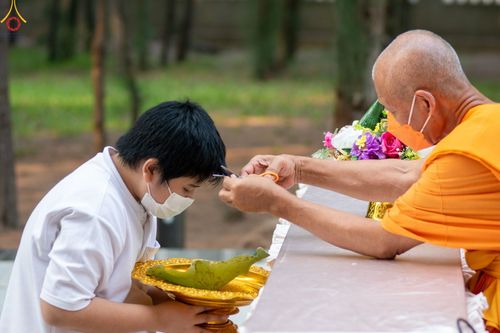 ภาพ No.44538:ประมวลภาพพิธีปลงผม โครงการบรรพชาสามเณรฟื้นฟูพระพุทธศาสนาทั่วไทย ณ อนุสรณ์สถานมหาวิหารพระมงคลเทพมุนี