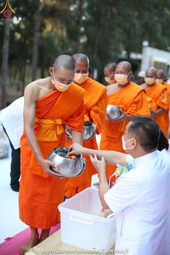 ภาพ No.41014:พิธีตัดปอยผม ปลงผม ขอขมารับผ้าไตรและพิธีบรรพชา ในโครงการอุปสมบท บูชาธรรมมหาปูชนียาจารย์ ประจำปี 2564 ชุดที่ 19