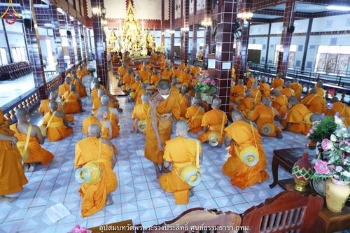 ภาพ No.40165:พิธีตัดปอยผม ปลงผม ขอขมารับผ้าไตรและพิธีบรรพชา ในโครงการอุปสมบท บูชาธรรมมหาปูชนียาจารย์ ประจำปี 2564 ชุดที่ 10