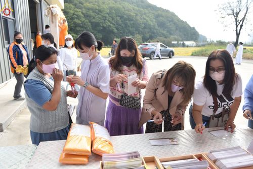 ภาพ No.53494:ประมวลภาพพิธีทอดกฐินสามัคคี ณ วัดภาวนาคยองจู ประเทศเกาหลีใต้ (วันที่ 16 ตุลาคม พ.ศ. 2565)