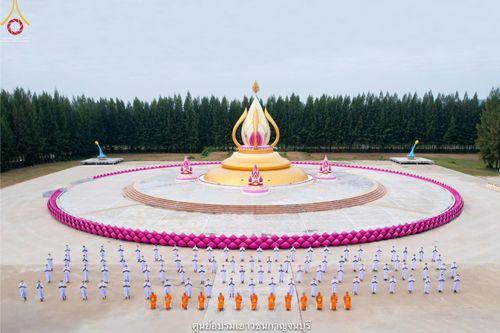 ภาพ No.40846:พิธีตัดปอยผม ปลงผม ขอขมารับผ้าไตรและพิธีบรรพชา ในโครงการอุปสมบท บูชาธรรมมหาปูชนียาจารย์ ประจำปี 2564 ชุดที่ 17