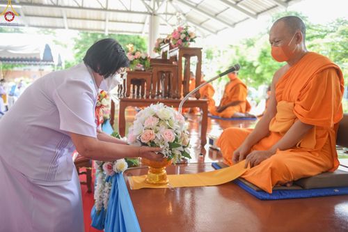 ภาพ No.51899:พิธีทอดผ้าป่าต่อเติมส่วนขยายหอฉันคุณยาย และเปิดป้ายคุณยายอาจารย์มหารัตนอุบาสิกาจันทร์ ขนนกยูง ณ ศูนย์ปฎิบัติธรรมสระบุรี