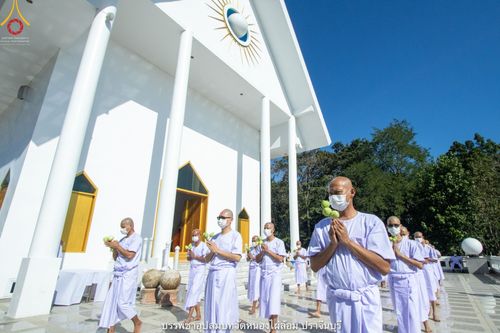 ภาพ No.40494:พิธีตัดปอยผม ปลงผม ขอขมารับผ้าไตรและพิธีบรรพชา ในโครงการอุปสมบท บูชาธรรมมหาปูชนียาจารย์ ประจำปี 2564 ชุดที่ 14