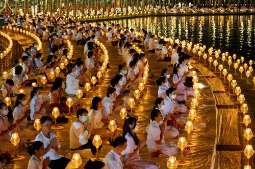 ภาพ No.55331:ประมวลภาพพิธีลอยกระทงธรรม ณ วัดพระธรรมกาย (วันที่ 8 พฤศจิกายน พ.ศ. 2565)