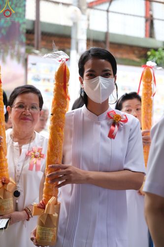 ภาพ No.47887:ประมวลภาพมูลนิธิธรรมกาย ถวายเทียนพรรษา อัญเชิญพระธาตุถวายวัดเถรวาทเวียดนาม