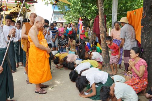 ภาพ No.57374:ประมวลภาพพิธีประดิษฐานพระบรมสารีริกธาตุพระเจดีย์ราชาธิราชมุนี ณ วัดอองเซยามิน ประเทศเมียนมาร์