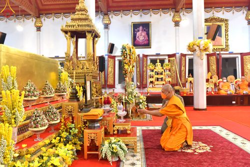 ภาพ No.49671:ประมวลภาพพิธีบำเพ็ญกุศลสวดพระอภิธรรมศพอุทิศถวายพระเดชพระคุณพระเทพวรเวที (บุญศรี ปุญฺญสิริ ป.ธ.4) 