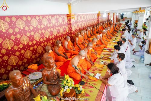 ภาพ No.40921:พิธีตัดปอยผม ปลงผม ขอขมารับผ้าไตรและพิธีบรรพชา ในโครงการอุปสมบท บูชาธรรมมหาปูชนียาจารย์ ประจำปี 2564 ชุดที่ 18