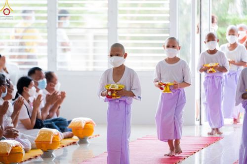 ภาพ No.44571:ประมวลภาพพิธีบรรพชา โครงการบรรพชาสามเณรฟื้นฟูพระพุทธศาสนาทั่วไทย ณ ศูนย์ปฎิบัติธรรมสมุทรปราการ