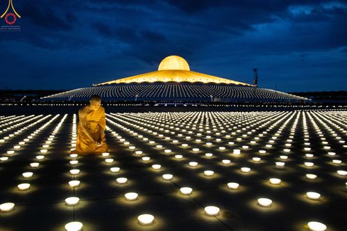 ภาพ No.49109:ประมวลภาพพิธีจุดประทีป  ในวันสมาธิโลก (วันเสาร์ที่ 6 สิงหาคม พ.ศ. 2565)