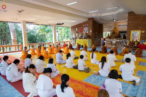 ภาพ No.43760:พิธีประดิษฐานพระบรมสารีริกธาตุเจดีย์พระพุทธเจ้า 28 พระองค์  ณ โบสถ์เรือหงษ์วัดพระธาตุแสนคำฟู 