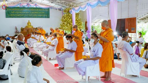 ภาพ No.39560:พิธีตัดปอยผม ปลงผม ขอขมารับผ้าไตรและพิธีบรรพชา ในโครงการอุปสมบท บูชาธรรมมหาปูชนียาจารย์ ประจำปี 2564 ชุดที่ 3