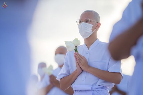 ภาพ No.47520:ประมวลภาพพิธีขอขมาและมอบผ้าไตร โครงการบรรพชาอุปสมบทหมู่ รุ่นเข้าพรรษา 2565